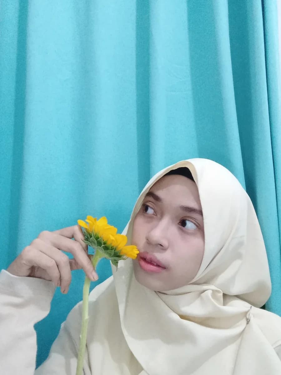 Outfit santai buat jalan sore